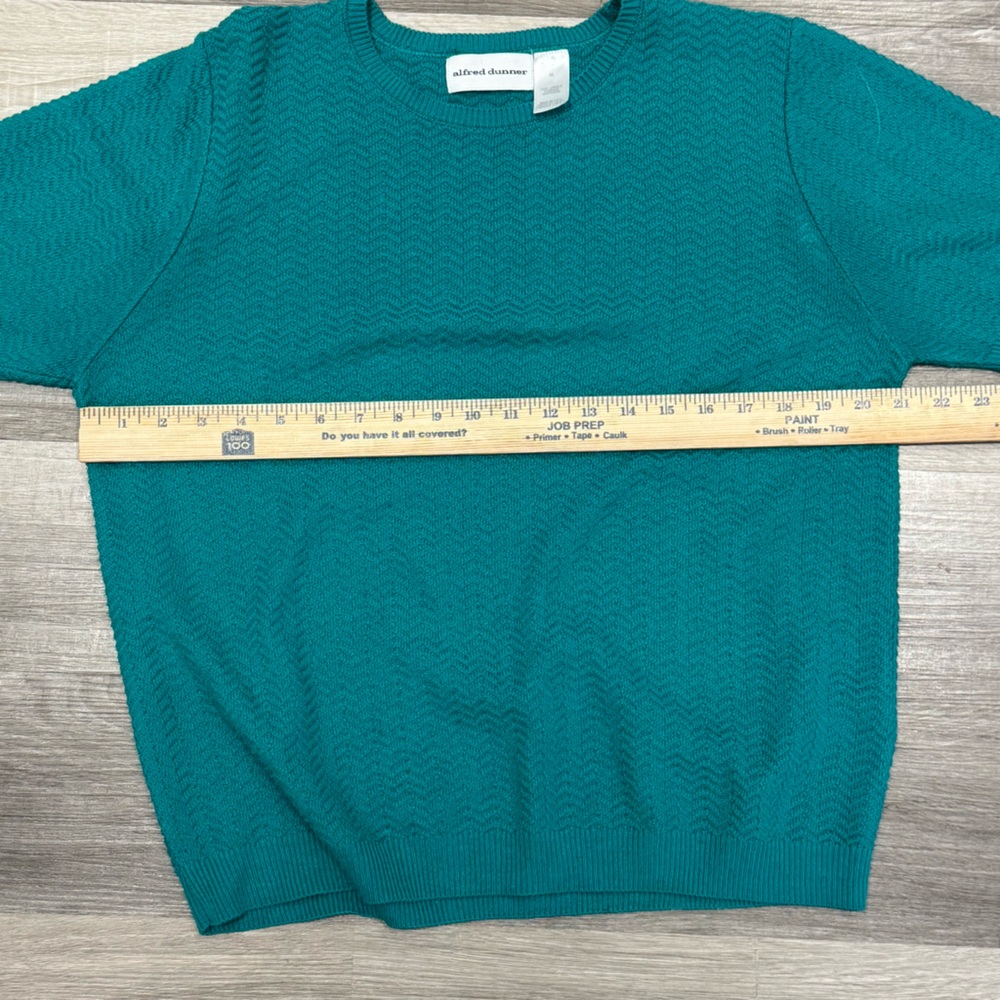 ✨ Pop of Color, Everyday Chic ✨
Alfred Dunner Teal Blouse – Size Medium - Picture 6 of 8